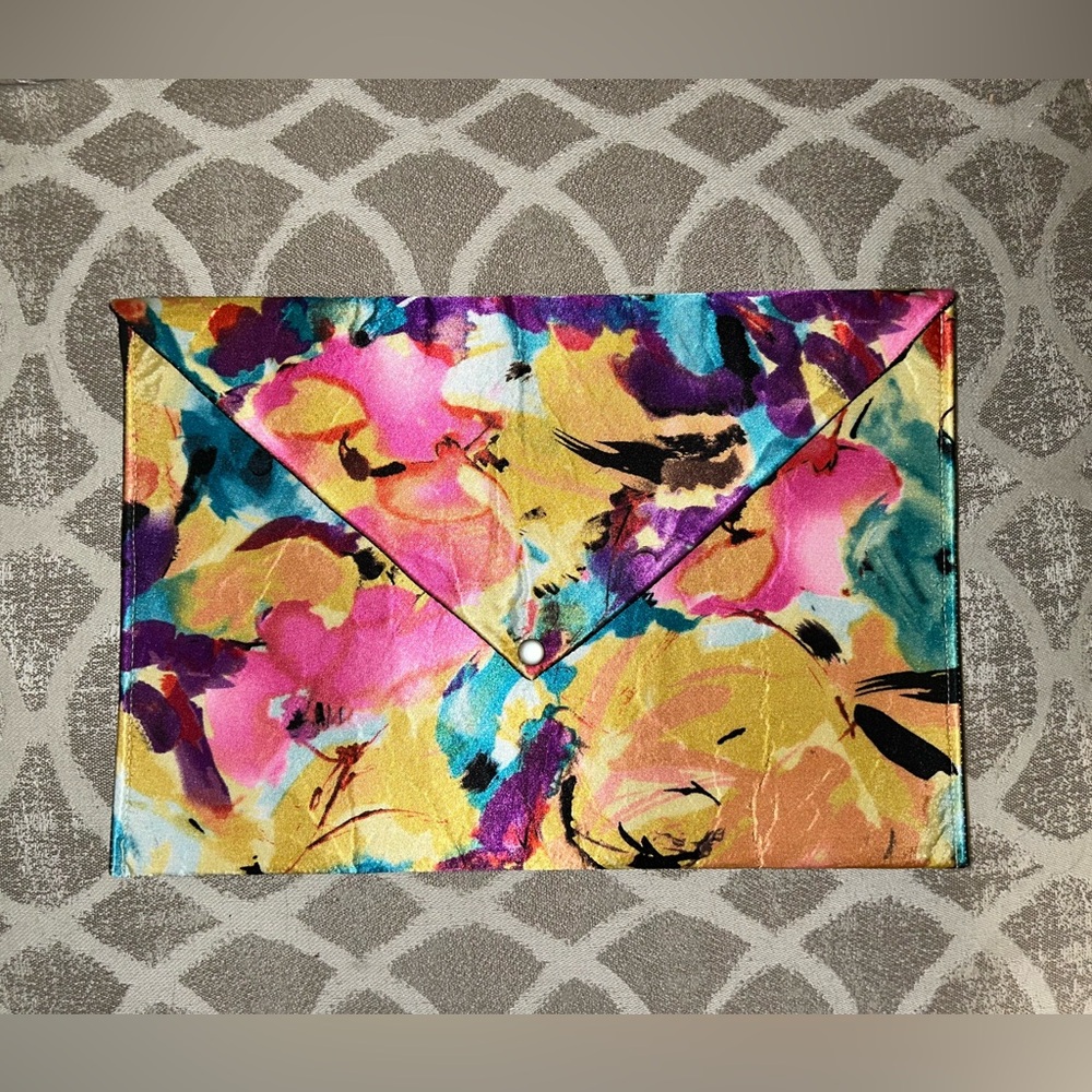 Large floral clutch